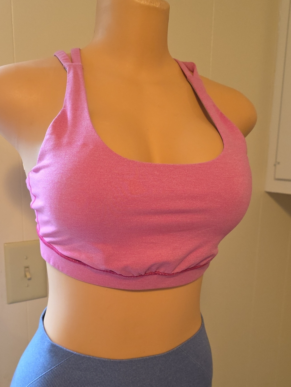 Women's Pink Scoop Neck Sports Bra